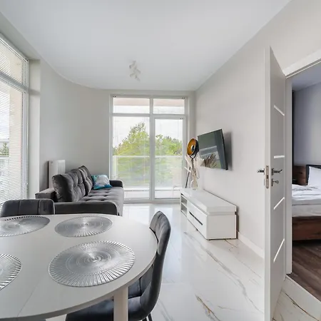 Messa White Ii Z Basenem Letnim By Holidaysun Apartamento *